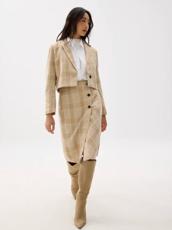 Love Bonito Jackets & Blazers - NWT Love Bonito Plaid Shoulder Padded Crop Blazer in Khaki